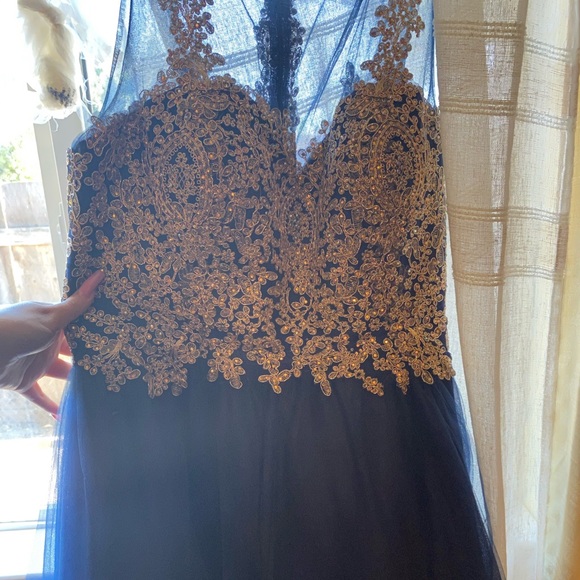 Dress - Picture 4 of 6